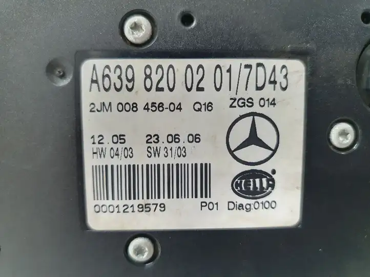 Mercedes-Benz Vito Viano W639 (2003 - 2010) A6398200201 Передняя подсветка — фото 4