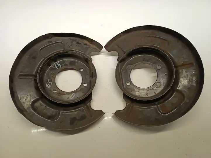 Subaru Outback (BS) (2014 - 2019) 26290AL03A Защитный кожух заднего тормозного диска — фото 1