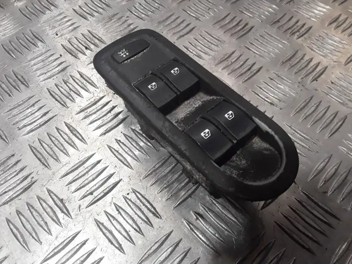 Renault Scenic II - Grand scenic II (2003 - 2006) 156018070 Блок кнопок стеклоподъемников — фото 1