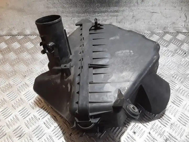 Toyota Avensis Verso (2004 - 2009) 1770127180 Корпус воздушного фильтра — фото 1