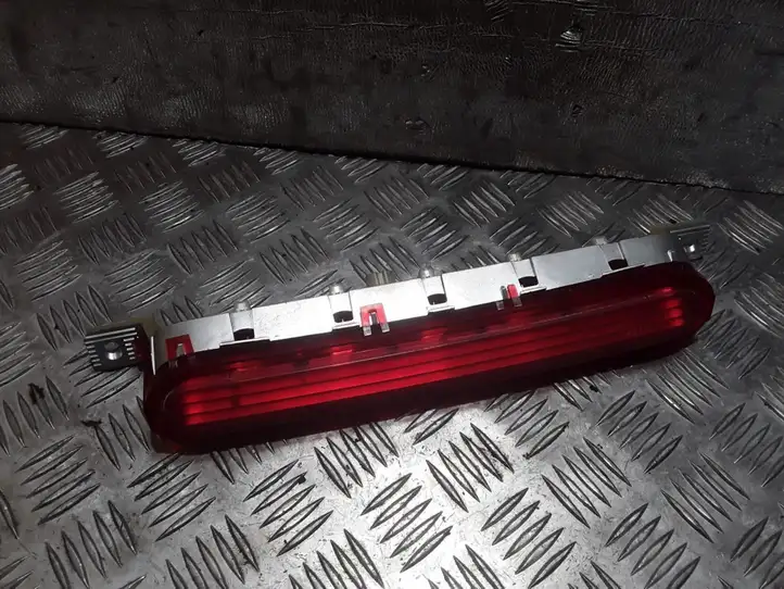 Toyota Corolla Verso AR10 (2004 - 2009) 815700F011 Дополнительный стоп фонарь — фото 1