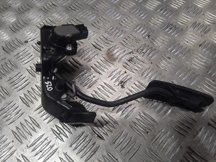 Toyota Corolla Verso AR10 (2004 - 2009) 7811135030 Педаль акселератора — фото 1