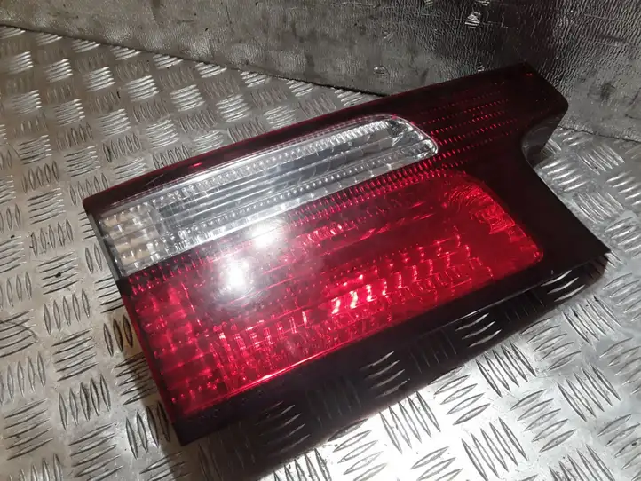 Toyota Previa (XR30, XR40) II (2000 - 2006) 28144 Задний фонарь в крышке багажника — фото 1