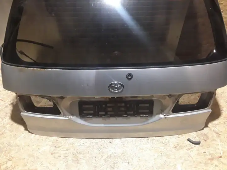 Toyota Previa (XR30, XR40) II (2000 - 2006) Крышка багажника — фото 4