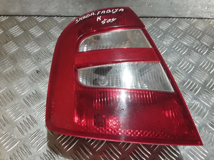 Skoda Fabia Mk1 (6Y) (1999 - 2007) 6Y6945095B Задний фонарь в кузове — фото 1