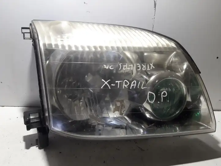 Nissan X-Trail T30 (2001 - 2007) 1669 Передняя фара — фото 1