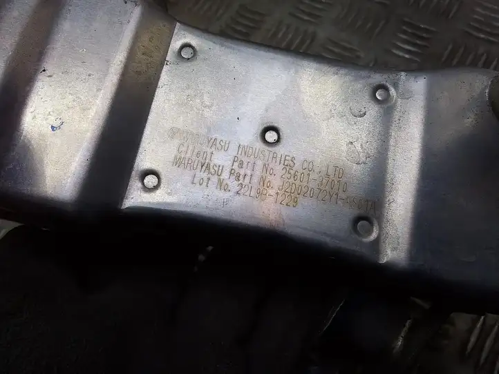 Toyota Prius+ (ZVW40) (2011 - 2018) 2560137010 Охладитель клапана EGR — фото 2
