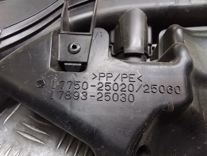 Lexus ES 250 - 300 - 350 (2018 - ) 1775125060 Детали воздухозаборника — фото 2