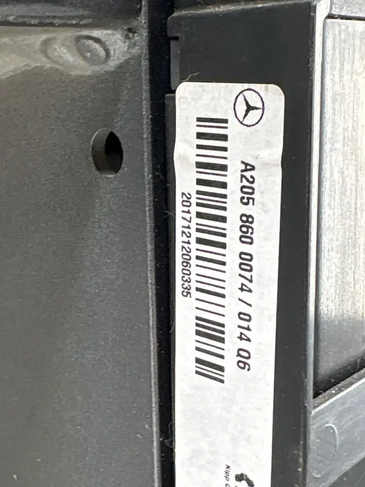 Mercedes-Benz C W205 (2014 - 2021) A2058600074 Шторка — фото 3