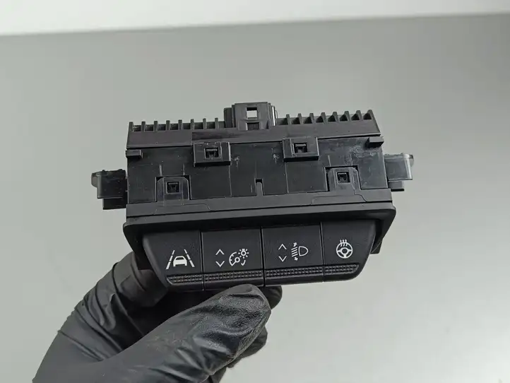 Renault Arkana (2019 - ) 259808321R Кнопка обогрева рулевого колеса — фото 1