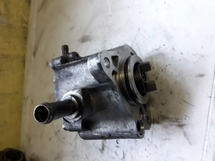 Toyota Avensis T250 (2003 - 2006) Вакуумный насос — фото 2