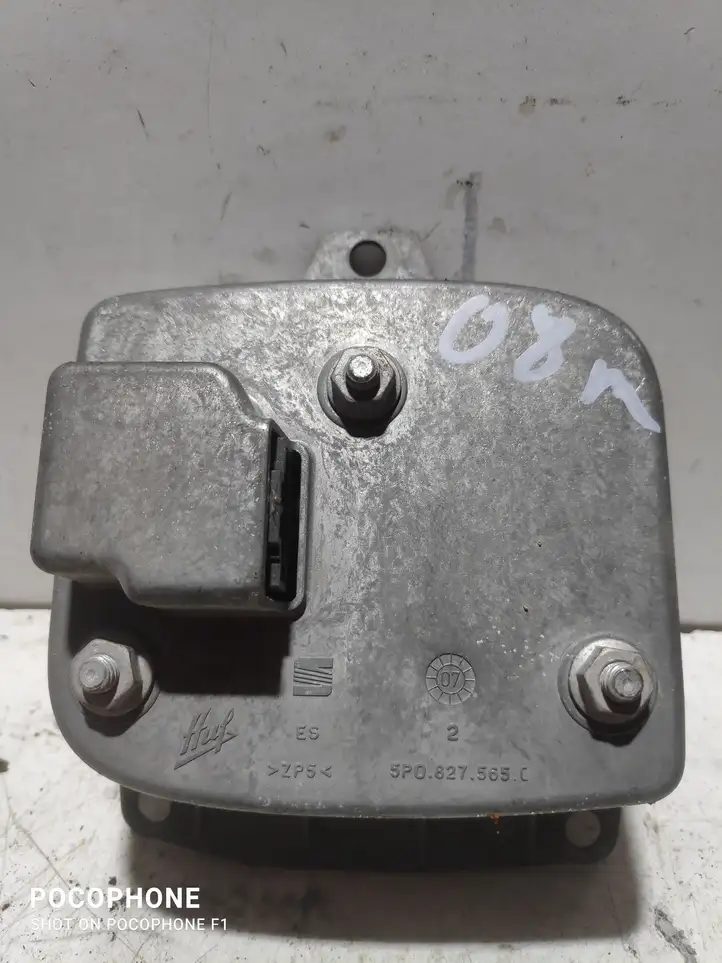 Seat Altea XL (2004 - 2015) 5P0827565C Ручка крышки багажника — фото 2