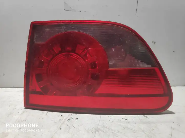 Seat Altea XL (2004 - 2015) 5P8945094A Задний фонарь в крышке багажника — фото 1