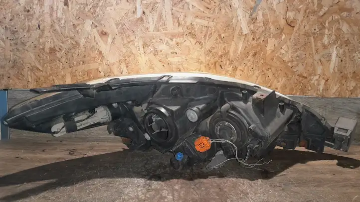 Mazda 5 (2005 - 2010) C23551040 Передняя фара — фото 2