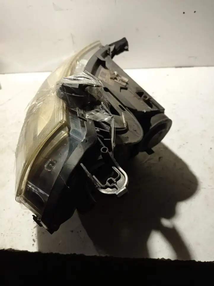 Peugeot Expert (2007 - 2016) Передняя фара — фото 2