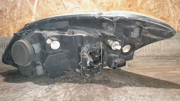 Toyota Corolla E120 E130 (2004 - 2007) 89009217 Передняя фара — фото 2