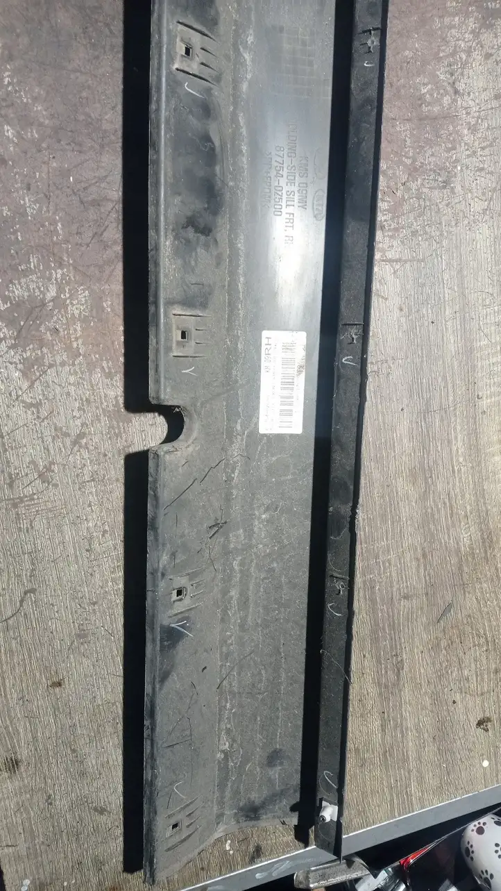 Hyundai Santa Fe (2000 - 2005) 877540Z500 Наружная отделка переднего порога — фото 4