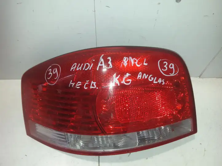Audi A3/S3 8P (2004 - 2008) 8P0945095A Задний фонарь в кузове — фото 1