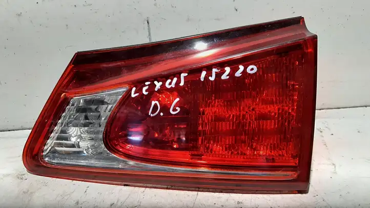 Lexus IS 220D-250-350 (2005 - 2010) Задний фонарь в крышке багажника — фото 1