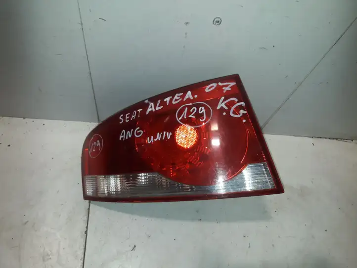 Seat Altea XL (2004 - 2015) 5P8945095A Задний фонарь в кузове — фото 1