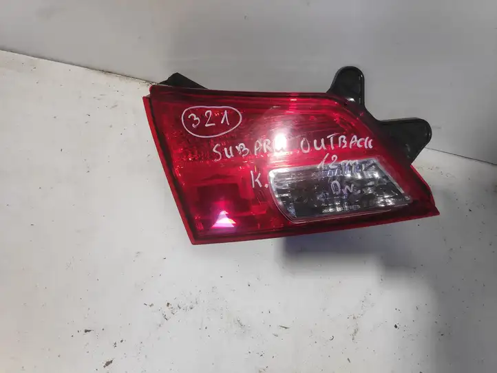 Subaru Outback (2009 - 2014) 13220072 Задний фонарь в крышке багажника — фото 1