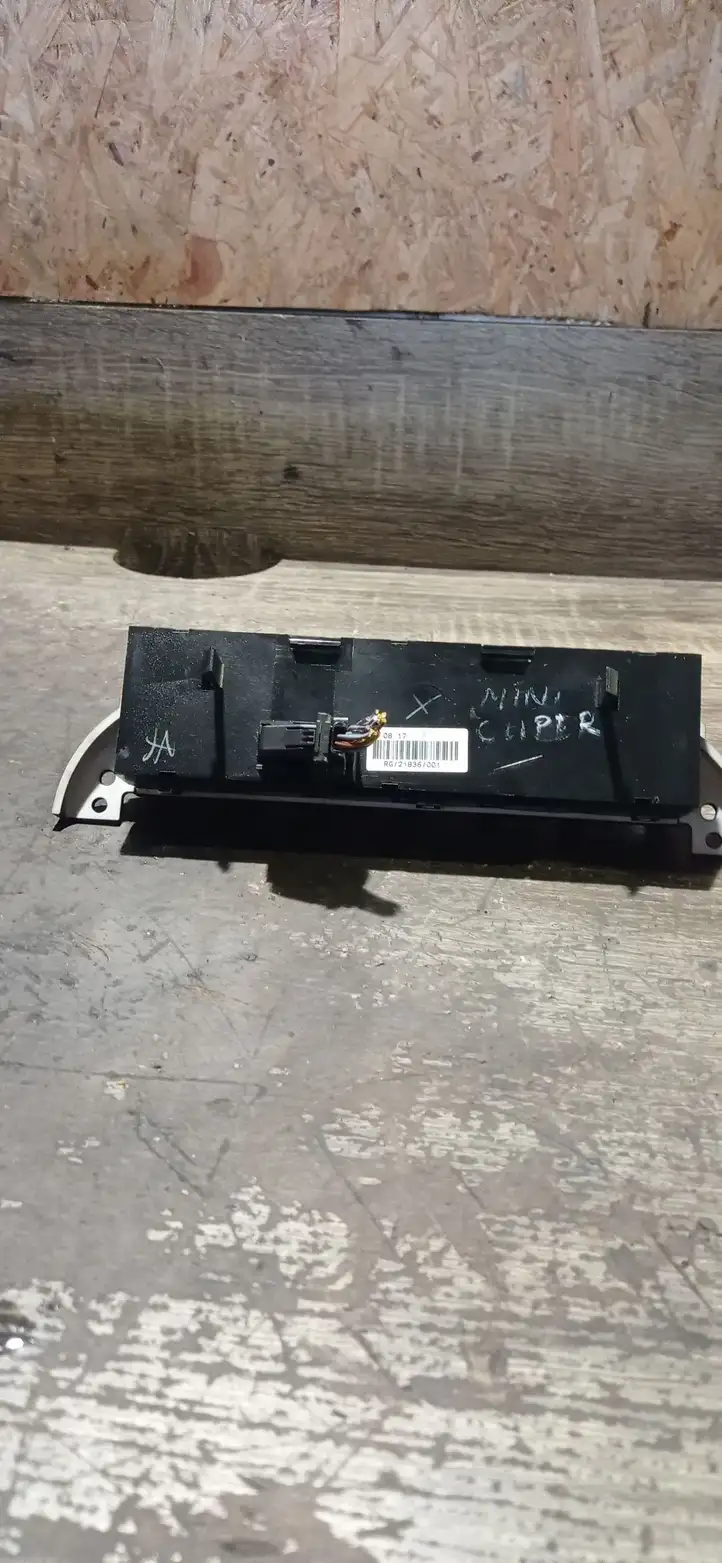 Mini One Cooper R50-53 (2000 - 2012) 61316958029 Кнопка стеклоподъемников — фото 2