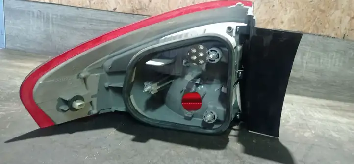 Ford Mondeo MK IV (2007 - 2014) 7S7113404A Задний фонарь в кузове — фото 2