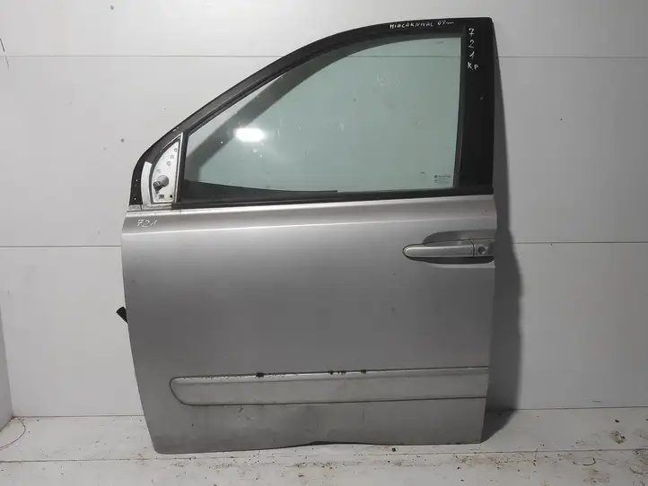 Kia Carnival (2006 - 2014) Дверь — фото 1