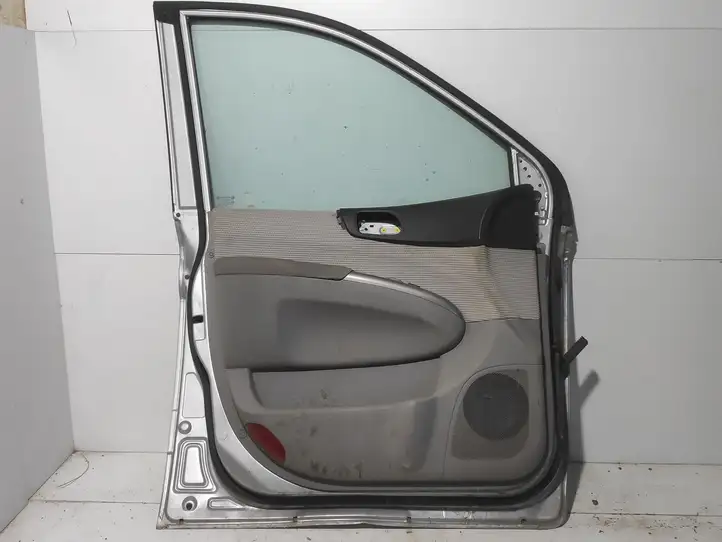 Kia Carnival (2006 - 2014) Дверь — фото 3