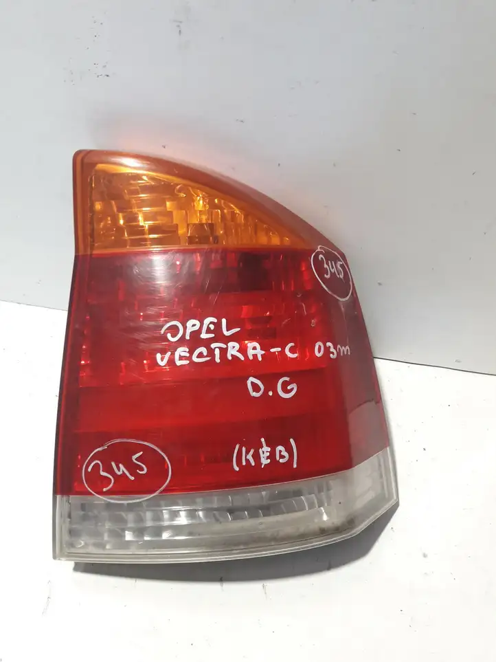 Opel Vectra C (2002 - 2005) 62407 Задний фонарь в крышке багажника — фото 1