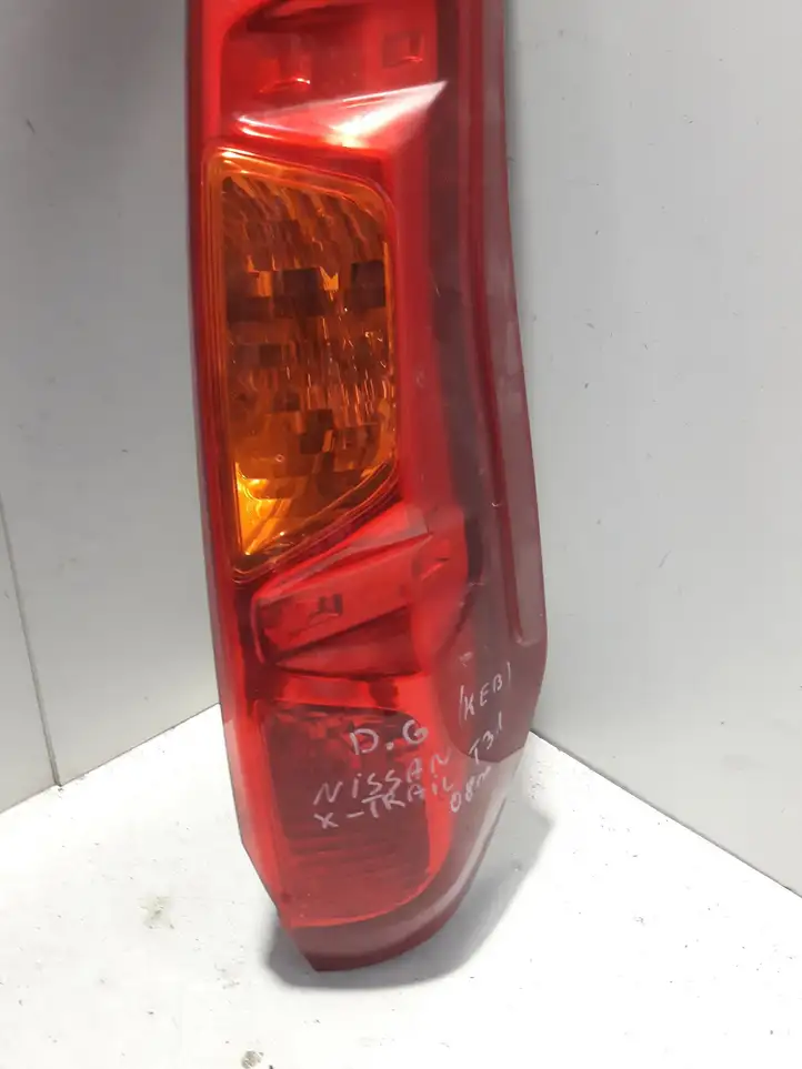 Nissan X-Trail T31 (2007 - 2014) 22063929 Задний фонарь в кузове — фото 2