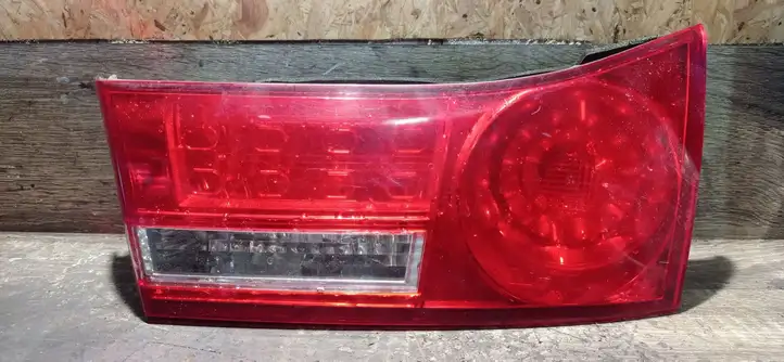 Honda Accord (2003 - 2007) P8129 Задний фонарь в крышке багажника — фото 1