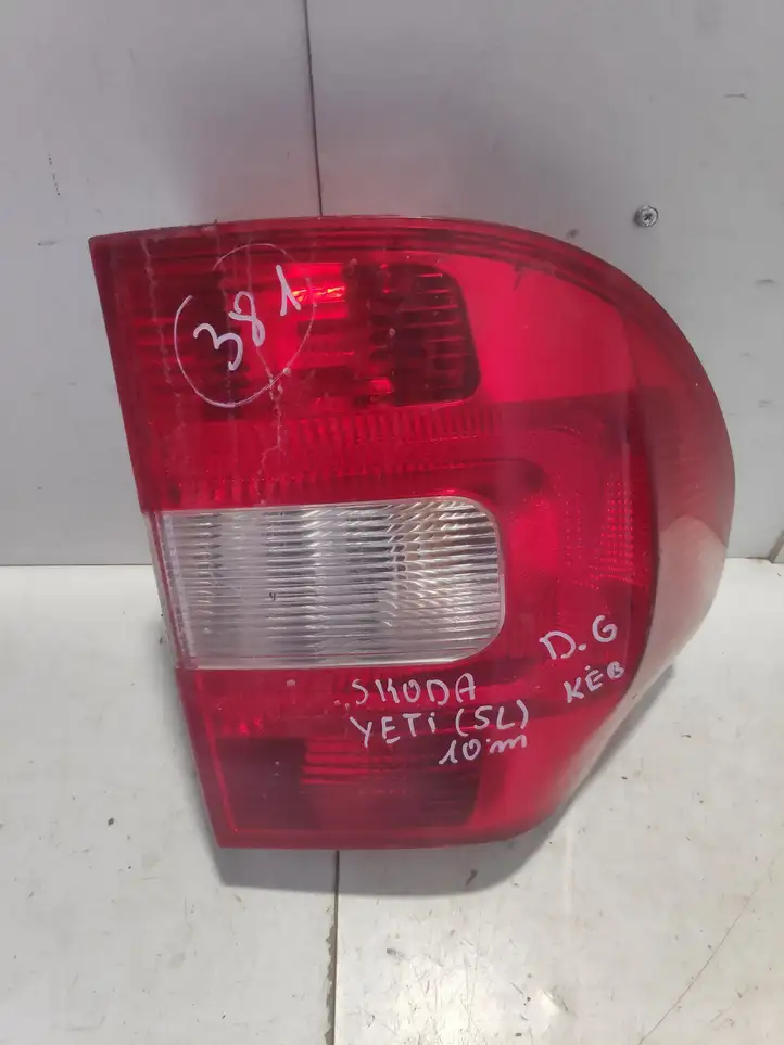 Skoda Yeti (5L) (2013 - 2018) 5L0945257 Задний фонарь в кузове — фото 1