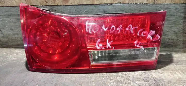 Honda Accord (2003 - 2007) P8129 Задний фонарь в крышке багажника — фото 1