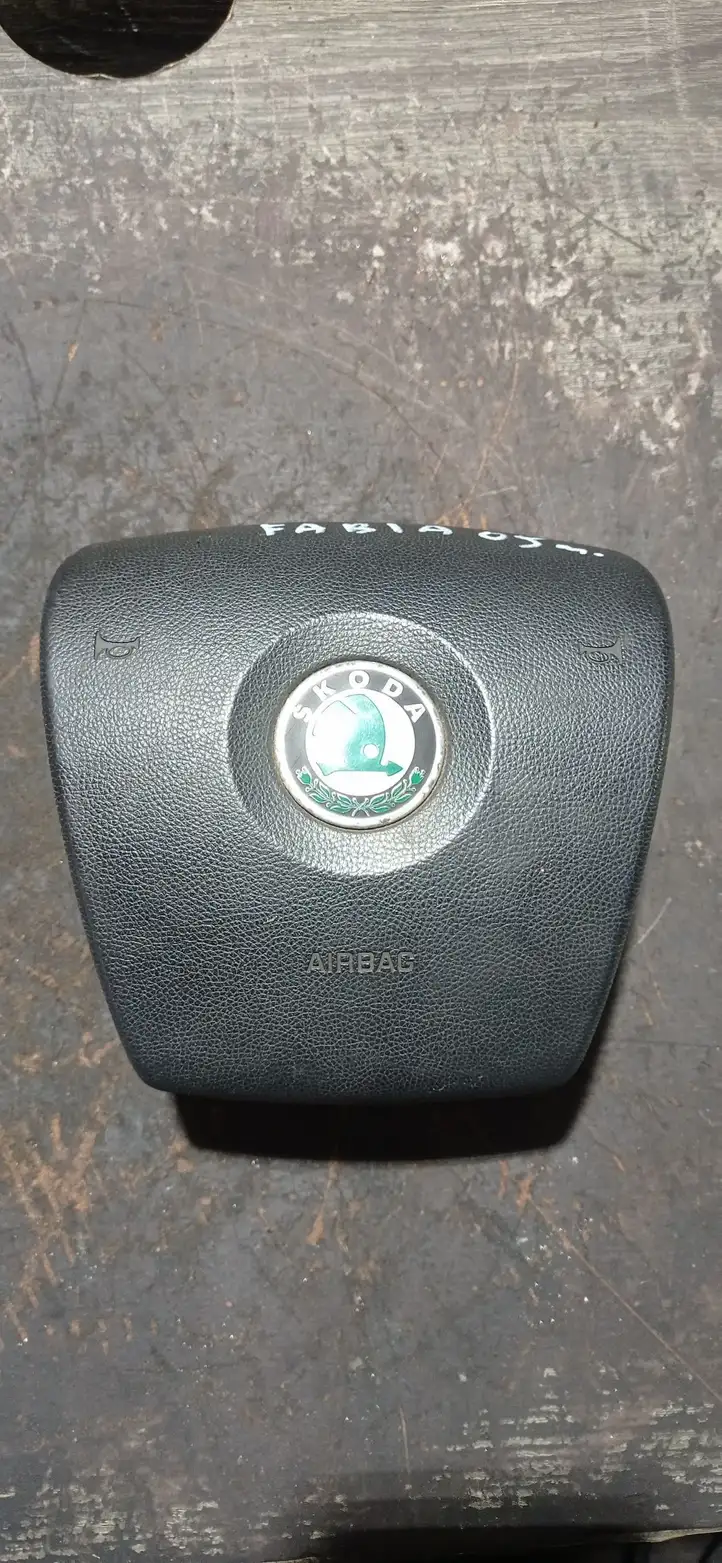 Skoda Fabia Mk1 (6Y) (1999 - 2007) 61774050B Подушка безопасности руля — фото 1