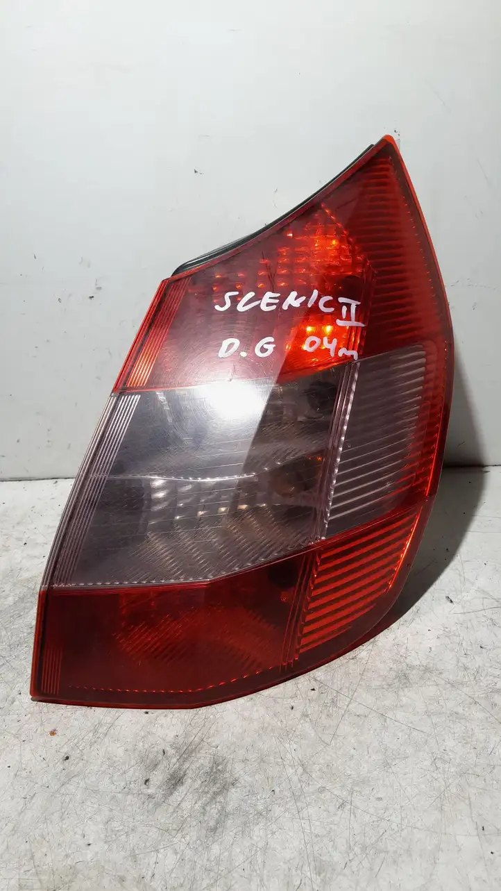 Renault Scenic II - Grand scenic II (2003 - 2006) 15911600 Задний фонарь в кузове — фото 1