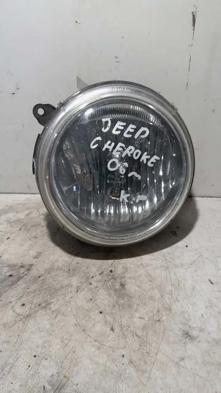 Jeep Cherokee (2001 - 2007) 021102 Передняя фара — фото 1