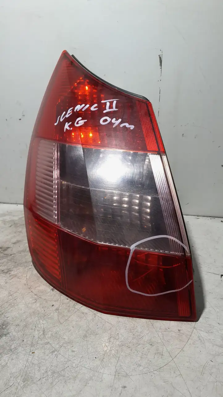 Renault Scenic II - Grand scenic II (2003 - 2006) 8200127704F Задний фонарь в кузове — фото 1