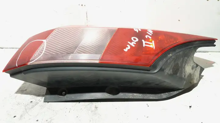 Renault Scenic II - Grand scenic II (2003 - 2006) 8200127704F Задний фонарь в кузове — фото 2