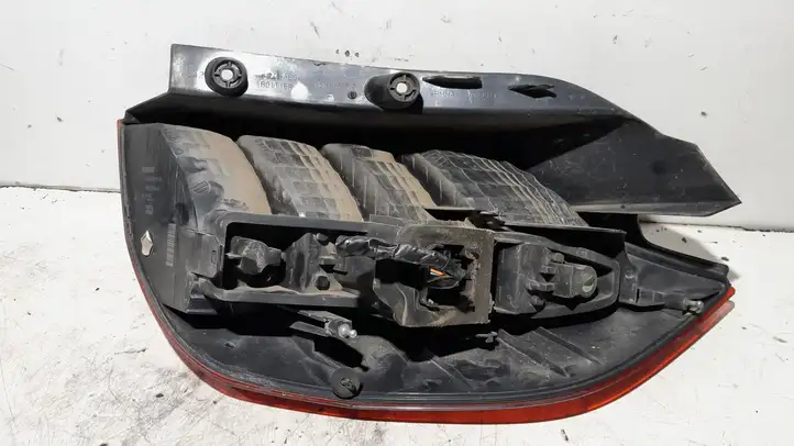 Renault Scenic II - Grand scenic II (2003 - 2006) 8200127704F Задний фонарь в кузове — фото 3