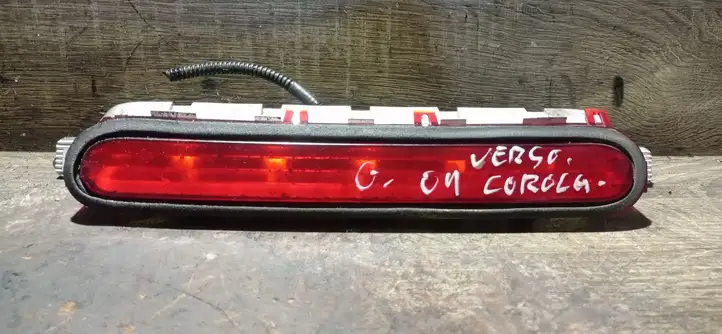 Toyota Corolla Verso E121 (2004 - 2007) 815700F011 Дополнительный стоп фонарь — фото 1
