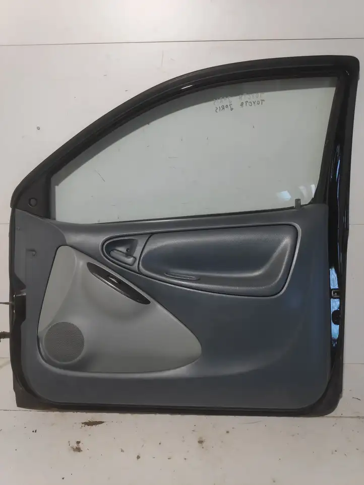 Toyota Yaris (1999 - 2003) Дверь — фото 1