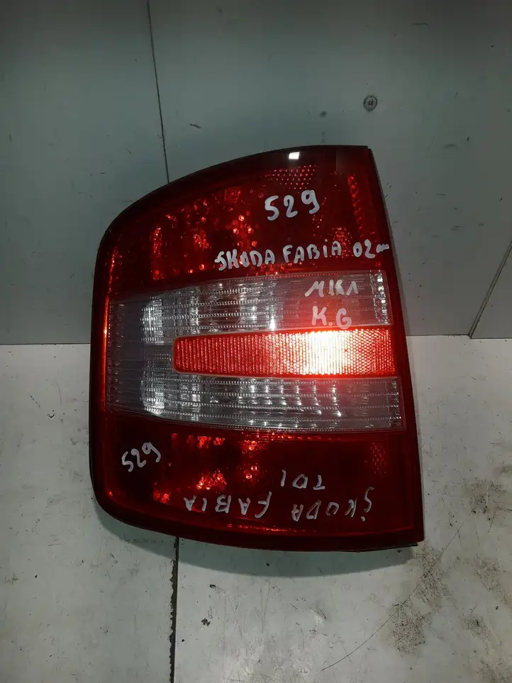 Skoda Fabia Mk1 (6Y) (1999 - 2007) 086651910 Задний фонарь в кузове — фото 1