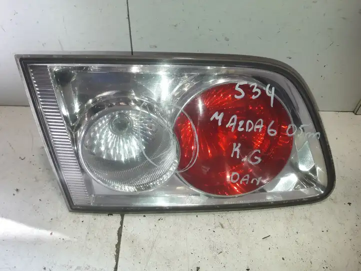 Mazda 6 (2005 - 2007) 22661974 Задний фонарь в крышке багажника — фото 1