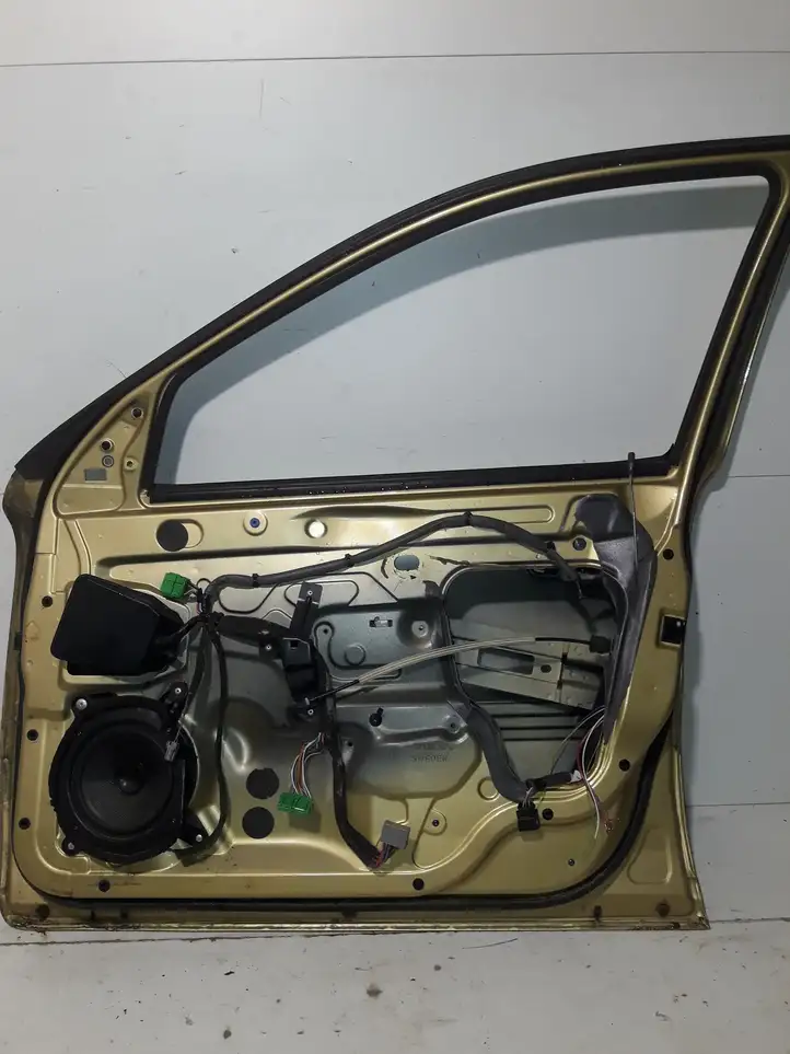 Volvo S60 (2000 - 2004) Дверь — фото 2