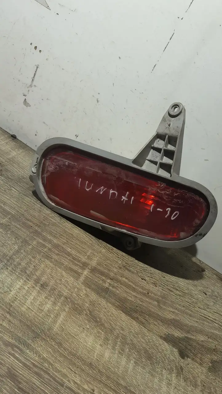 Hyundai i30 (2007 - 2012) Задняя противотуманная фара — фото 1