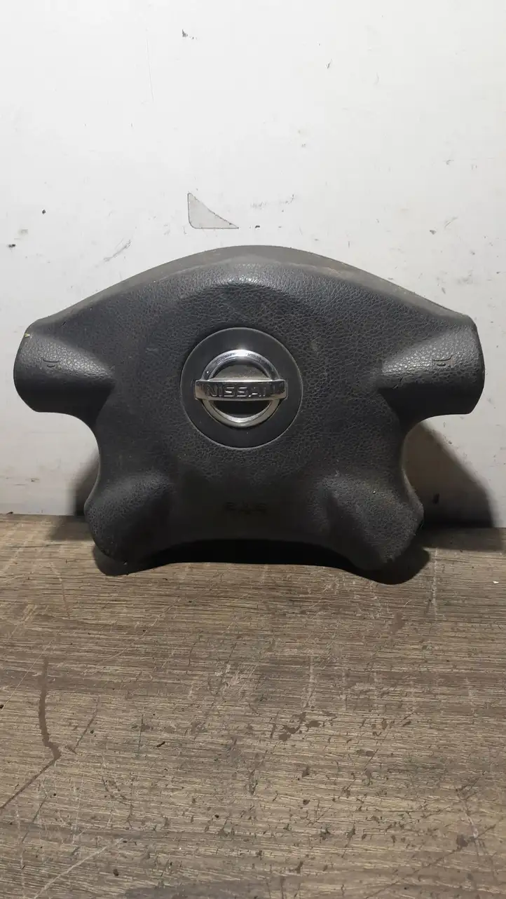 Nissan Primera (2001 - 2008) Подушка безопасности руля — фото 1