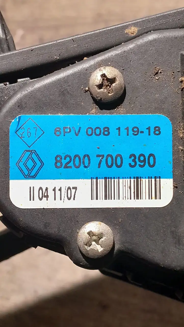Renault Espace - Grand espace IV (2004 - 2014) 8200700390 Педаль акселератора — фото 2