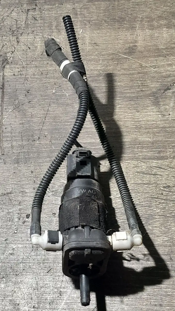 Audi A4 S4 B6 8E 8H (2000 - 2006) 8K9955647 Насос омывателя стекла — фото 2