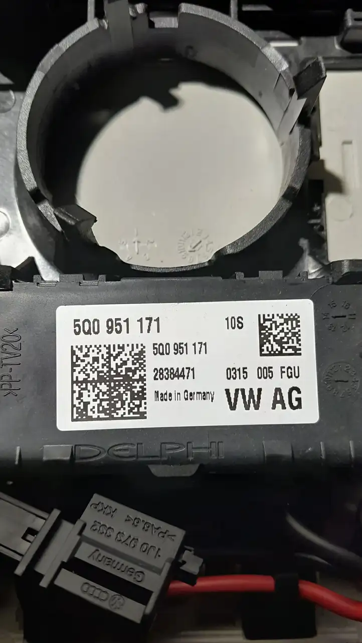 Skoda Octavia Mk3 (5E) (2013 - 2019) 5Q0951171 Передняя подсветка — фото 2
